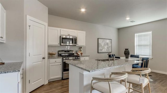 1713 Oak Way, Tuttle, OK 73089