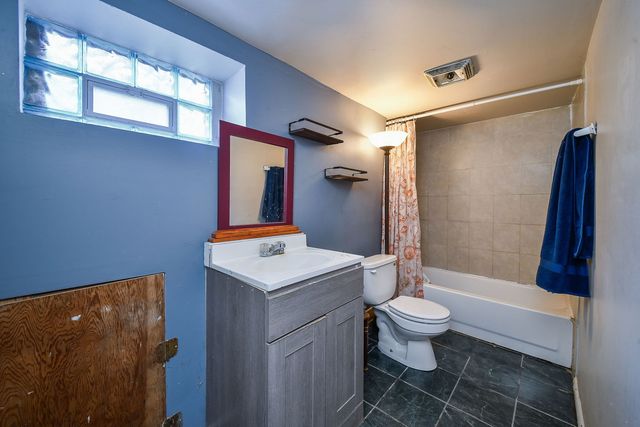 128 E Blair Street, West Chicago, IL 60185