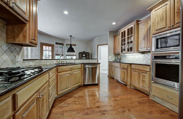 331 Shortgrass Road, Edmond, OK 73003