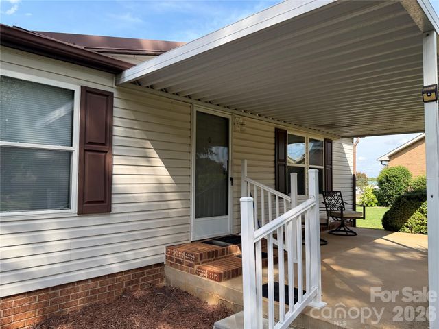 5720 Skyway Drive, Conover, NC 28613