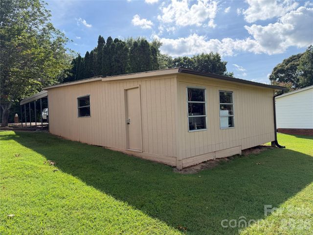 5720 Skyway Drive, Conover, NC 28613