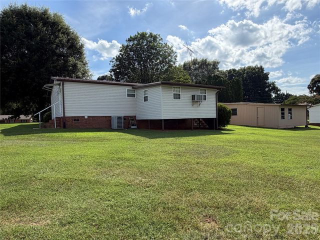 5720 Skyway Drive, Conover, NC 28613