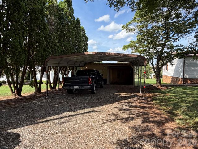 5720 Skyway Drive, Conover, NC 28613