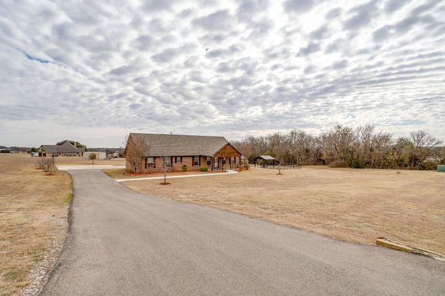 3303 Farm Land Court, Granbury, TX 76048