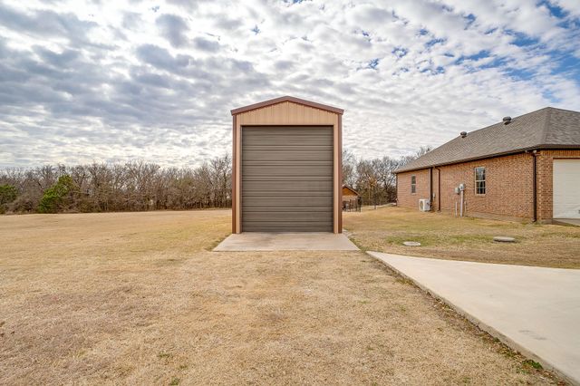 3303 Farm Land Court, Granbury, TX 76048