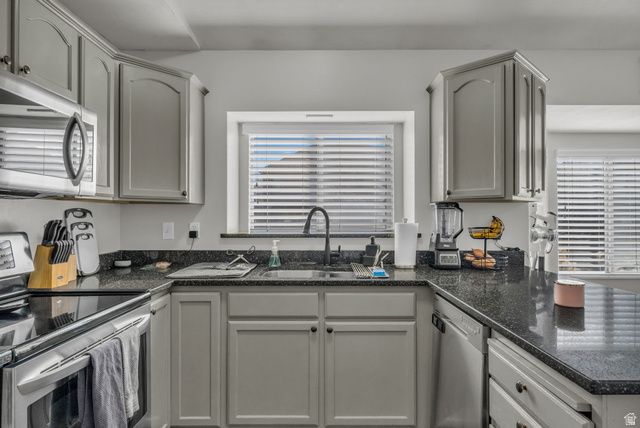 5281 S LEVEL DR, Taylorsville, UT 84129