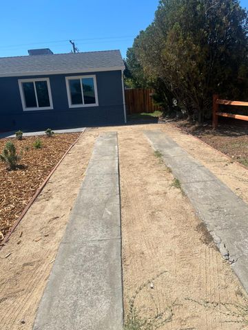 1932 Bowling Green Dr, Sacramento, CA 95815