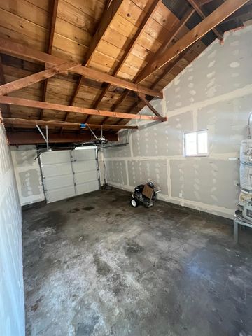 1932 Bowling Green Dr, Sacramento, CA 95815