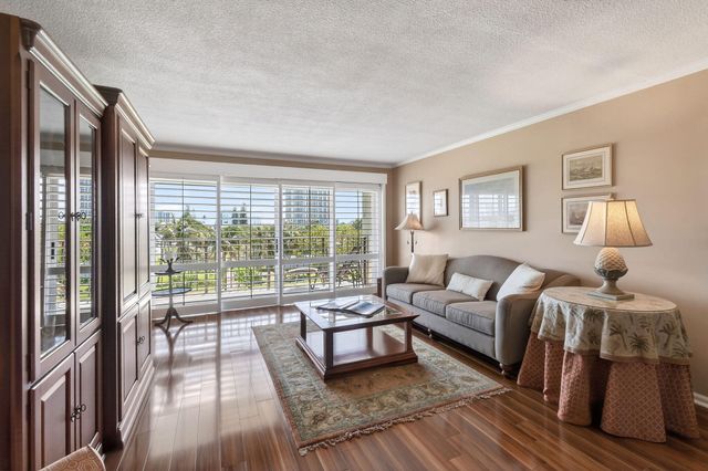 801 Lake Shore Drive 414, Lake Park, FL 33403