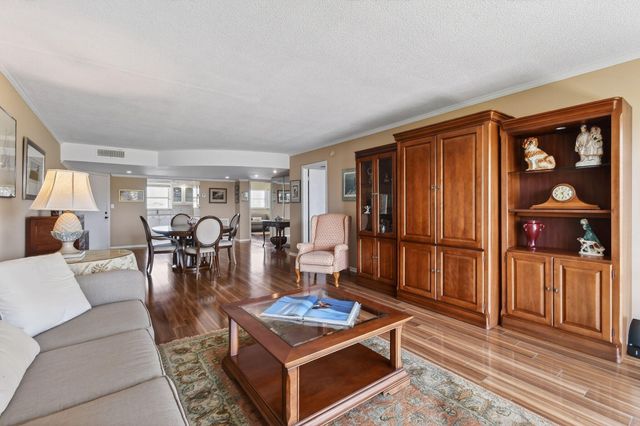 801 Lake Shore Drive 414, Lake Park, FL 33403