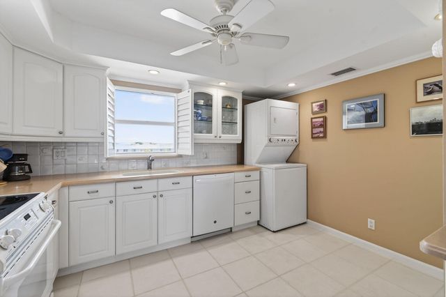 801 Lake Shore Drive 414, Lake Park, FL 33403