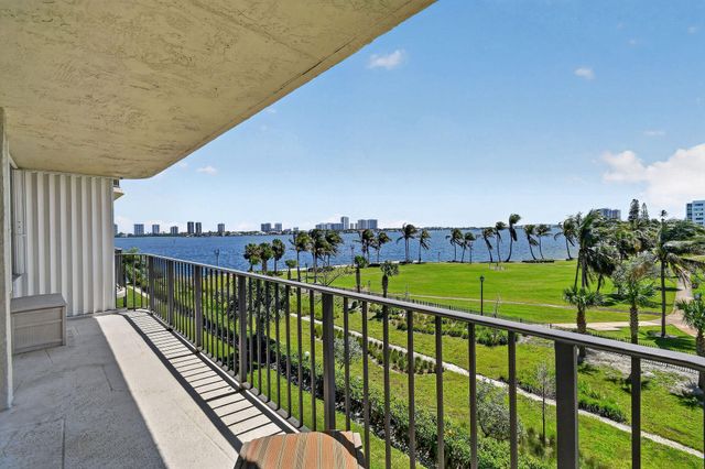 801 Lake Shore Drive 414, Lake Park, FL 33403