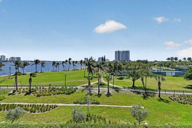 801 Lake Shore Drive 414, Lake Park, FL 33403