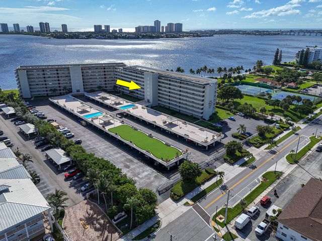 801 Lake Shore Drive 414, Lake Park, FL 33403