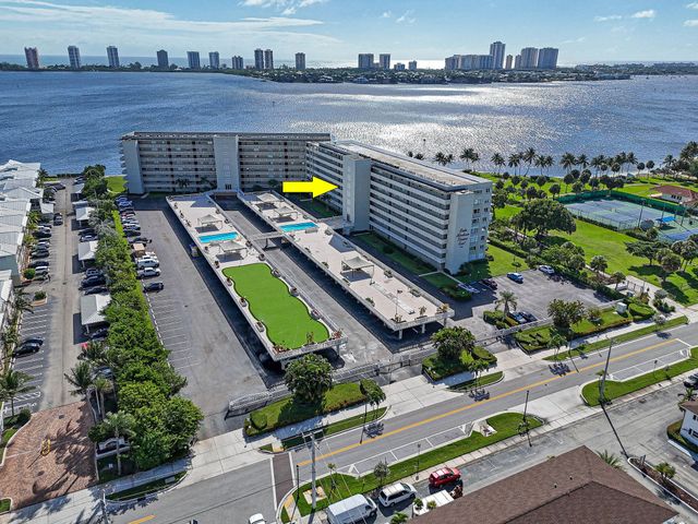 801 Lake Shore Drive 414, Lake Park, FL 33403