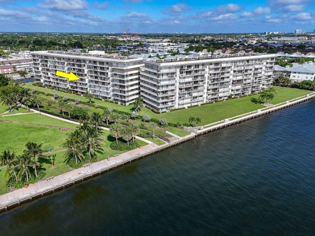801 Lake Shore Drive 414, Lake Park, FL 33403