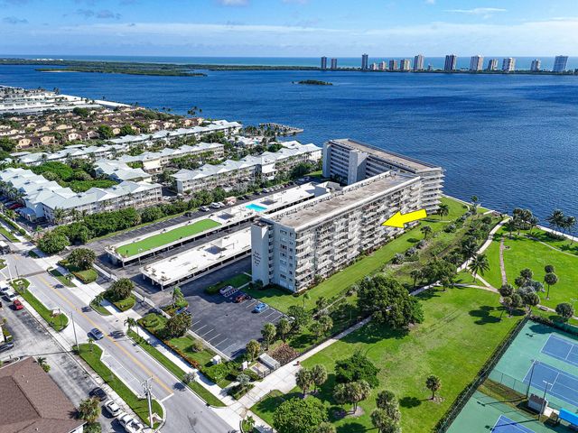 801 Lake Shore Drive 414, Lake Park, FL 33403