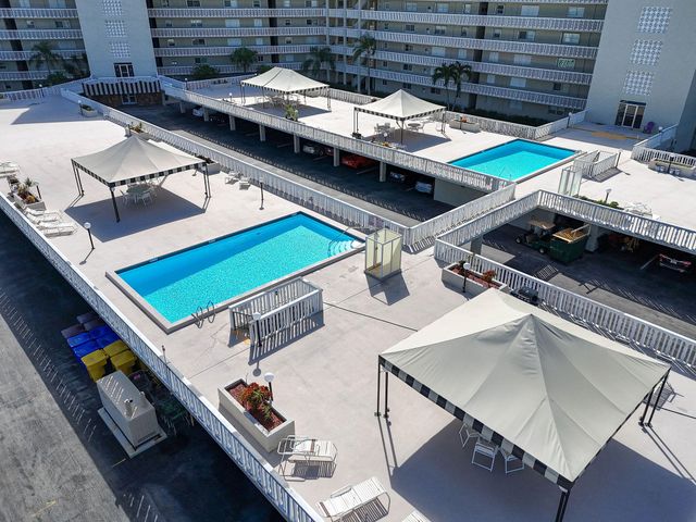 801 Lake Shore Drive 414, Lake Park, FL 33403