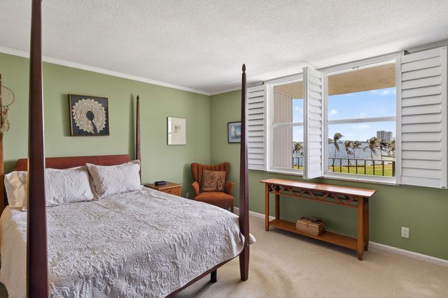 801 Lake Shore Drive 414, Lake Park, FL 33403