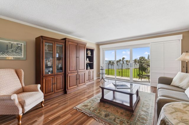 801 Lake Shore Drive 414, Lake Park, FL 33403