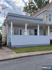 34 8th Avenue, Paterson, NJ 07524