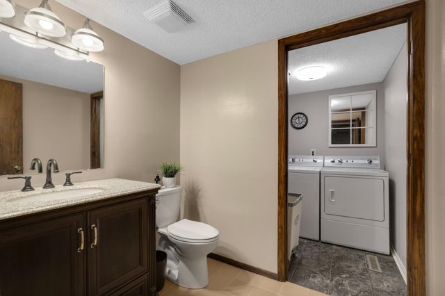 17137 Franchise Way, Lakeville, MN 55024