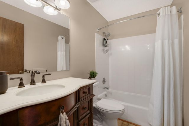 17137 Franchise Way, Lakeville, MN 55024