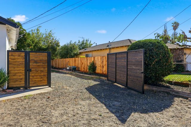 2906 Farris Ave, Ceres, CA 95307