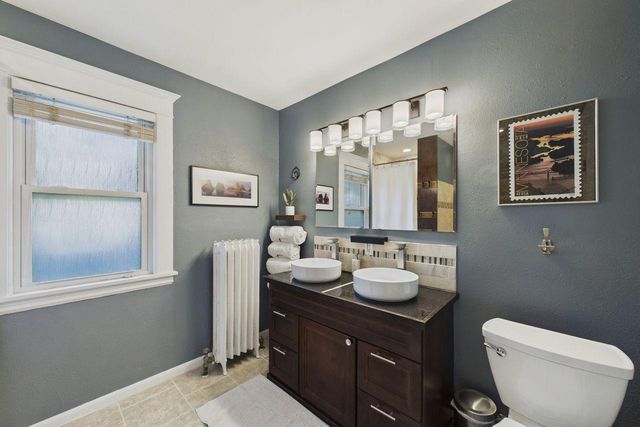 3232 Hennepin Avenue, Minneapolis, MN 55408