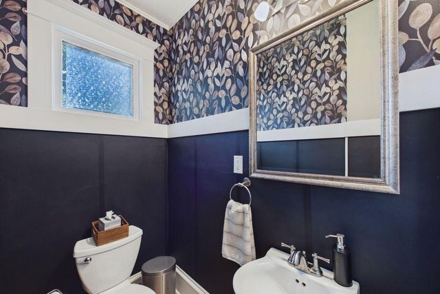 3232 Hennepin Avenue, Minneapolis, MN 55408