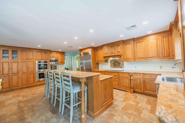 6 Maureen Drive, Mount Sinai, NY 11766
