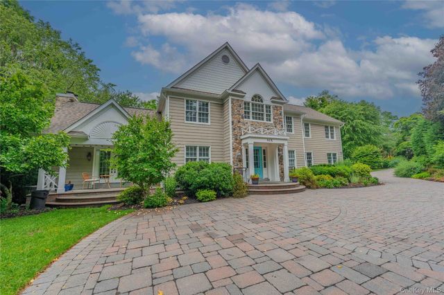 6 Maureen Drive, Mount Sinai, NY 11766