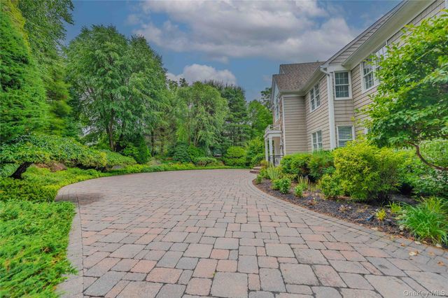 6 Maureen Drive, Mount Sinai, NY 11766