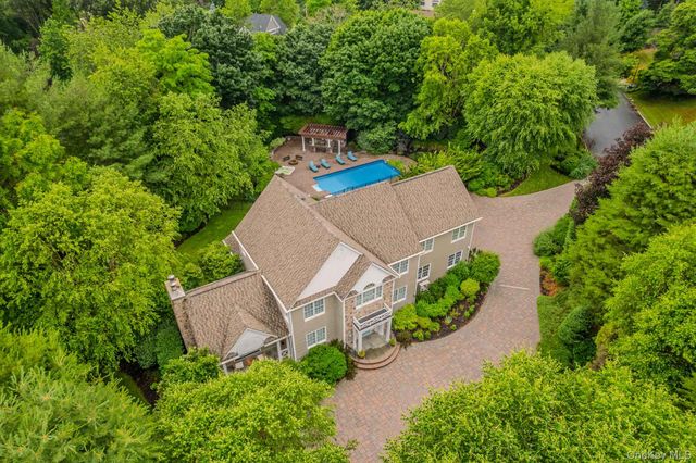 6 Maureen Drive, Mount Sinai, NY 11766