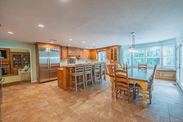 6 Maureen Drive, Mount Sinai, NY 11766