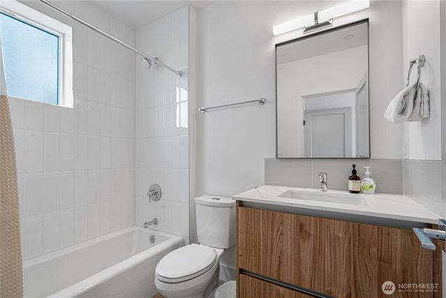1300 E Remington Court #B, Seattle, WA 98122