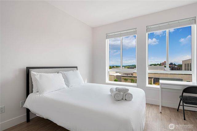 1300 E Remington Court #B, Seattle, WA 98122
