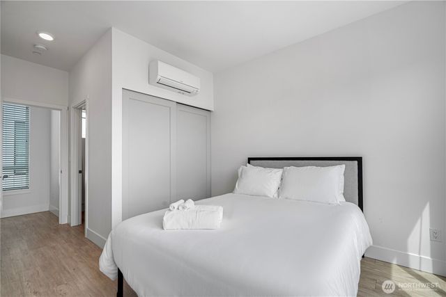 1300 E Remington Court #B, Seattle, WA 98122