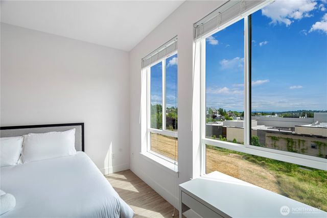 1300 E Remington Court #B, Seattle, WA 98122