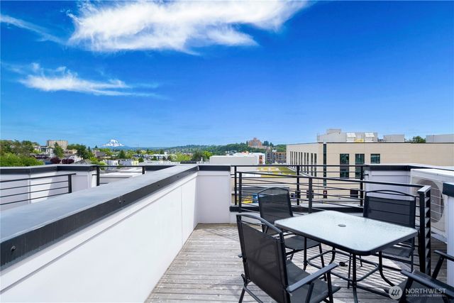 1300 E Remington Court #B, Seattle, WA 98122