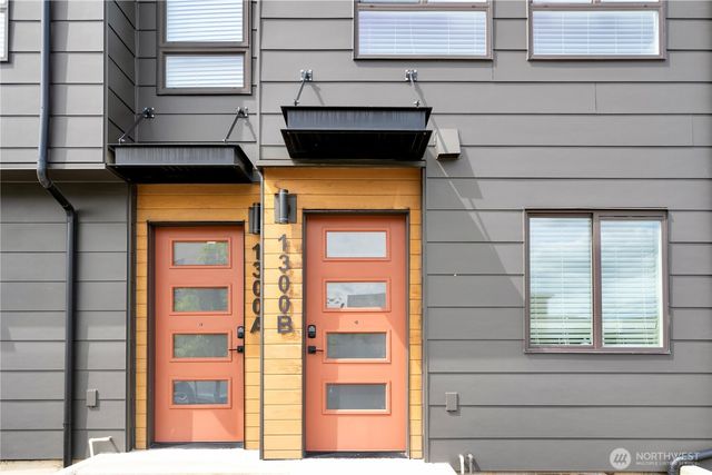 1300 E Remington Court #B, Seattle, WA 98122