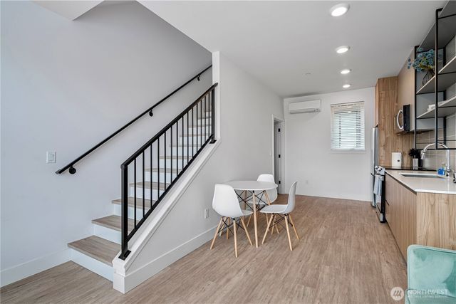 1300 E Remington Court #B, Seattle, WA 98122