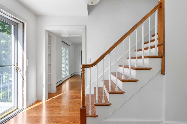 104 WOODLAND DR, Staunton, VA 24401