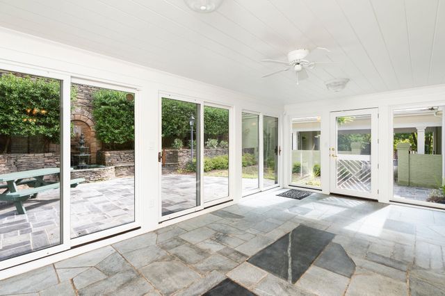 104 WOODLAND DR, Staunton, VA 24401