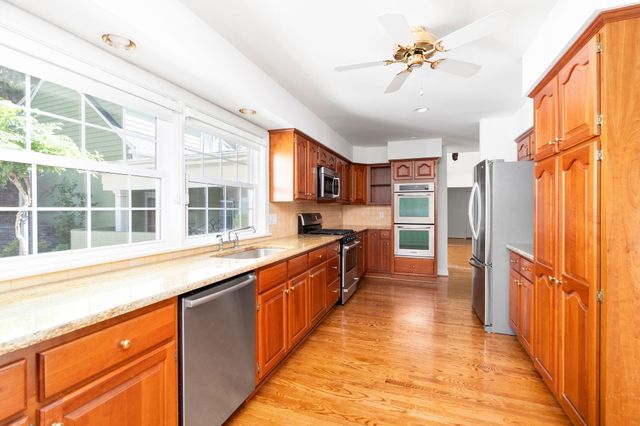 104 WOODLAND DR, Staunton, VA 24401