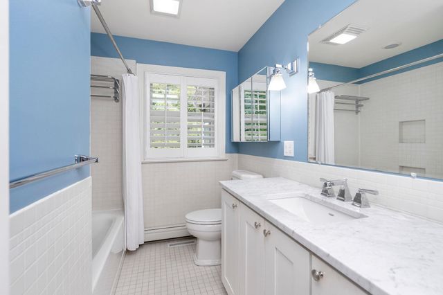 104 WOODLAND DR, Staunton, VA 24401