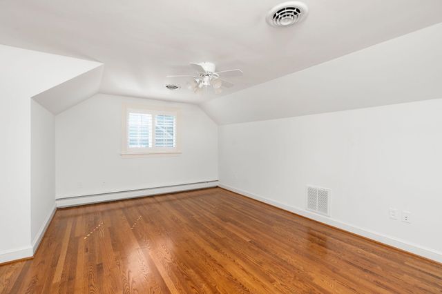 104 WOODLAND DR, Staunton, VA 24401