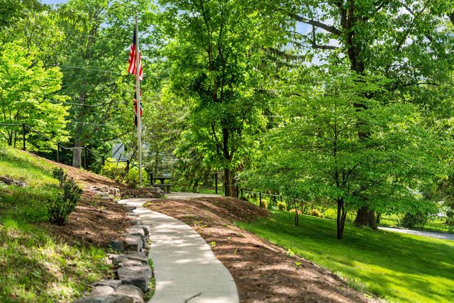 104 WOODLAND DR, Staunton, VA 24401