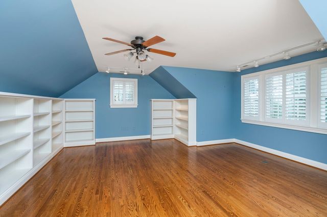 104 WOODLAND DR, Staunton, VA 24401