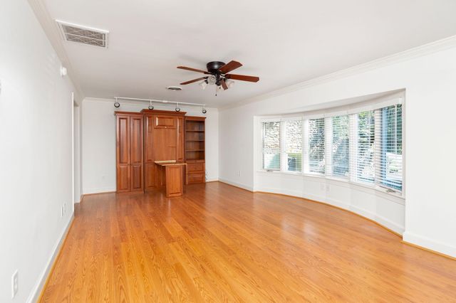 104 WOODLAND DR, Staunton, VA 24401